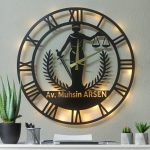 Avukatlara Özel İsimli ve Işıklı Duvar Saati - Görsel 3