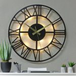 Roma Rakamlı Işıklı Duvar Saati - Şık ve Dekoratif Tasarım 40x40 cm