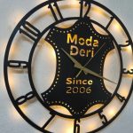 Deri Firmalarına Özel Işıklı Duvar Saati Tasarımı 50x50 cm - Görsel 5