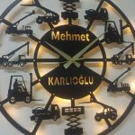 Kişiye Özel Işıklı İş Makineleri Duvar Saati – Şık ve Modern 50x50 cm - Görsel 4